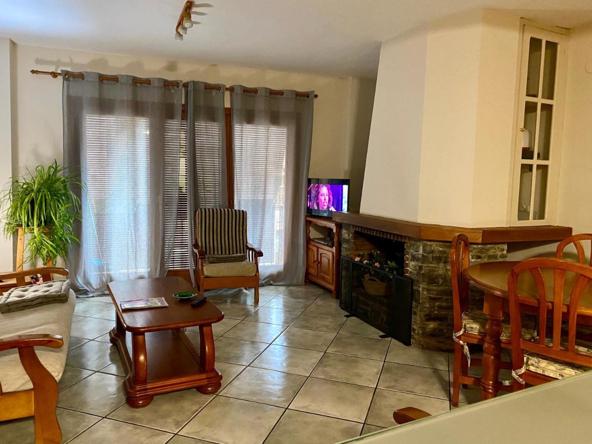La Fusteria Del Casat Apartment Sarroca de Bellera Luaran gambar
