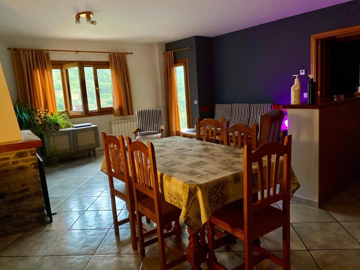 La Fusteria Del Casat Apartment Sarroca de Bellera Luaran gambar