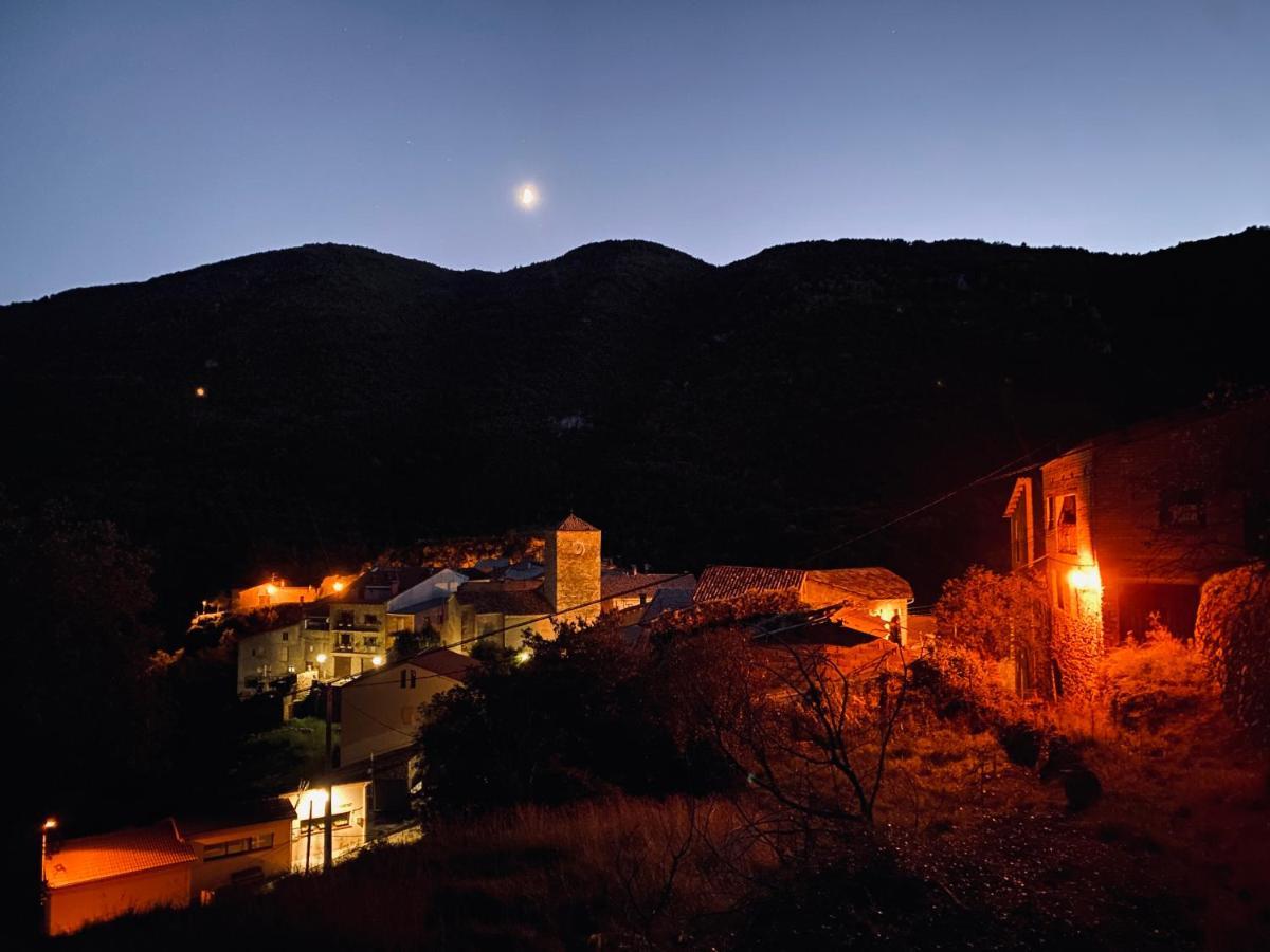La Fusteria Del Casat Apartment Sarroca de Bellera Luaran gambar