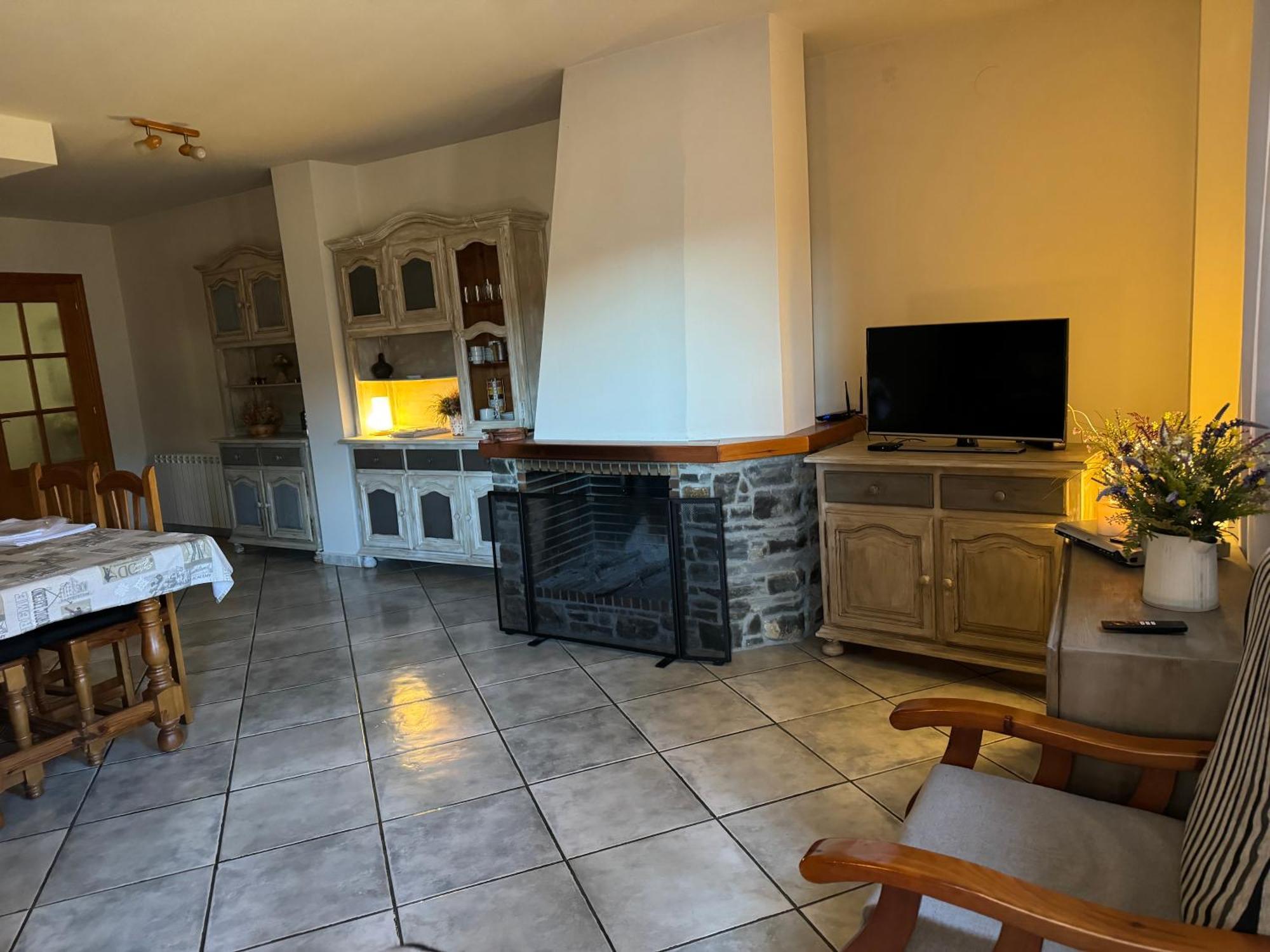 La Fusteria Del Casat Apartment Sarroca de Bellera Luaran gambar