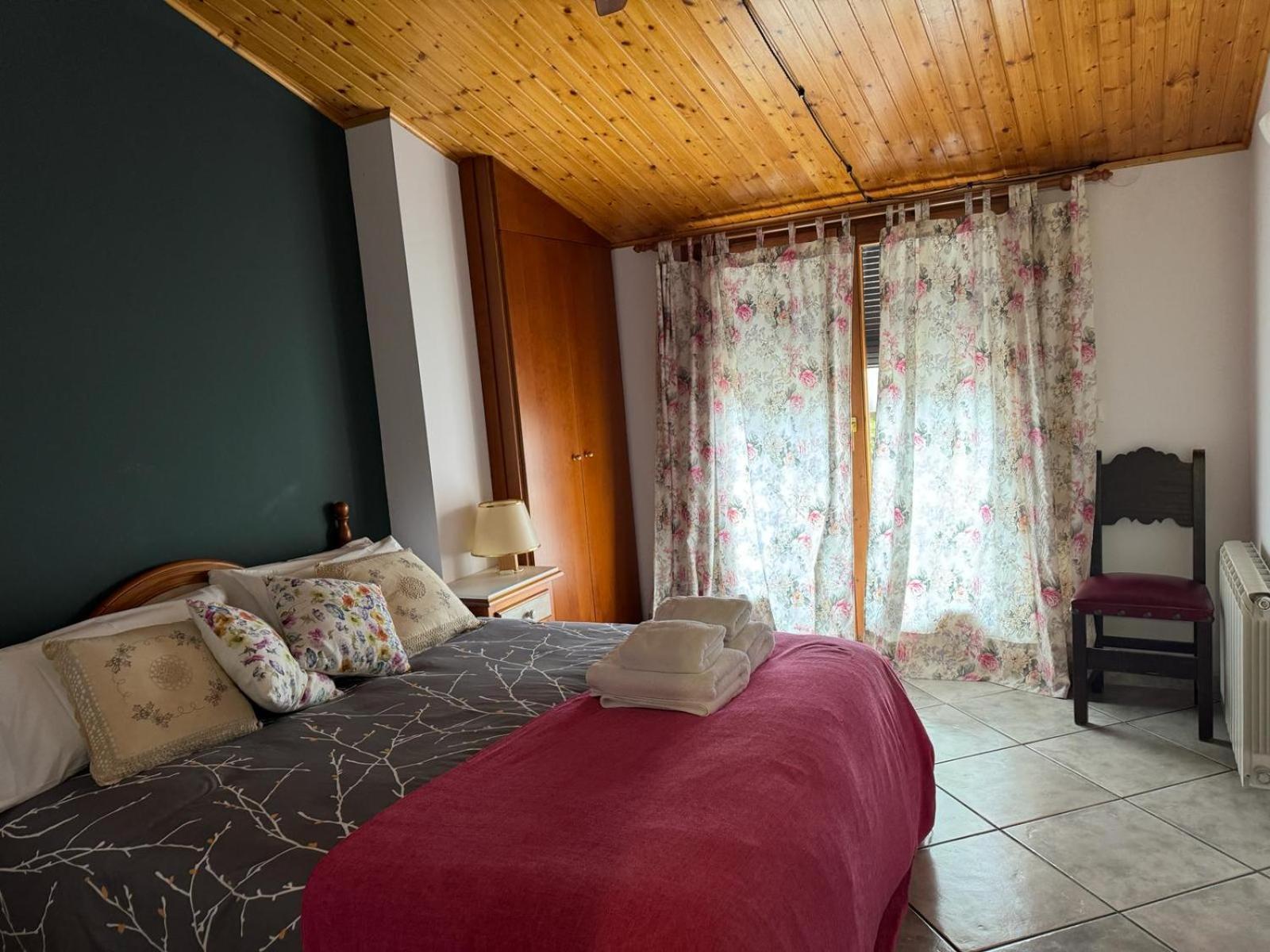 La Fusteria Del Casat Apartment Sarroca de Bellera Luaran gambar