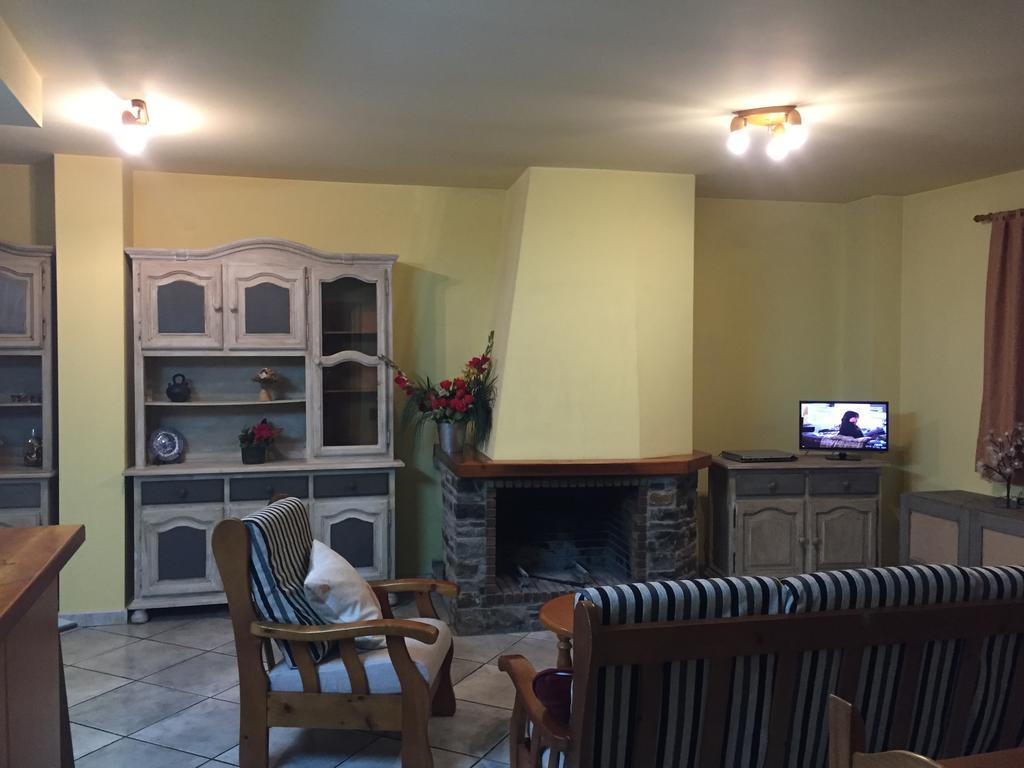 La Fusteria Del Casat Apartment Sarroca de Bellera Luaran gambar