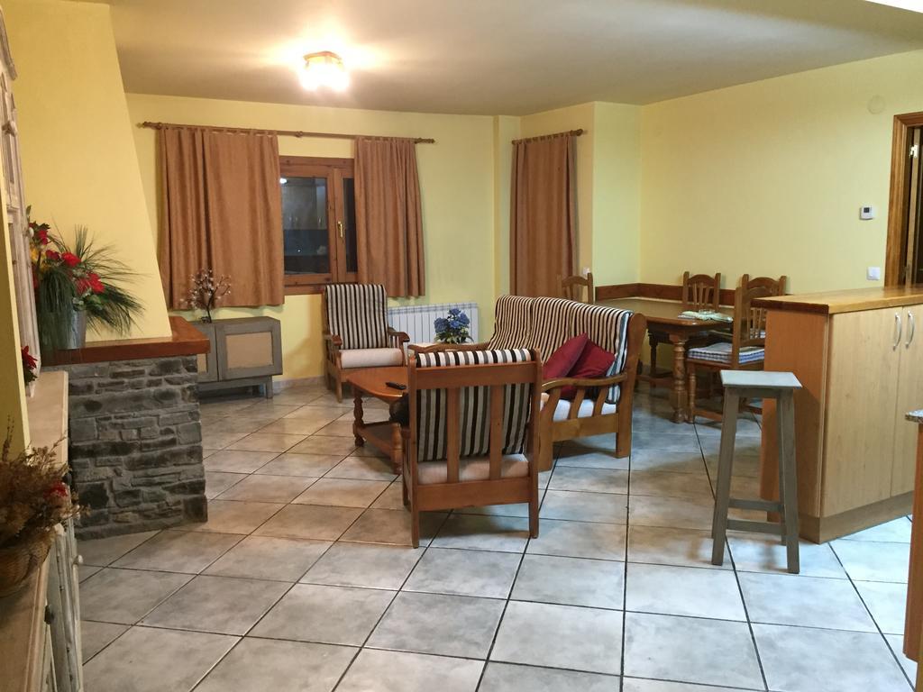 La Fusteria Del Casat Apartment Sarroca de Bellera Luaran gambar