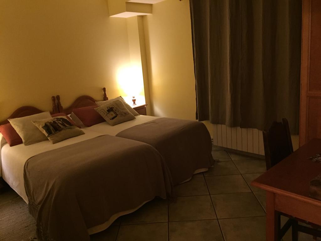 La Fusteria Del Casat Apartment Sarroca de Bellera Luaran gambar