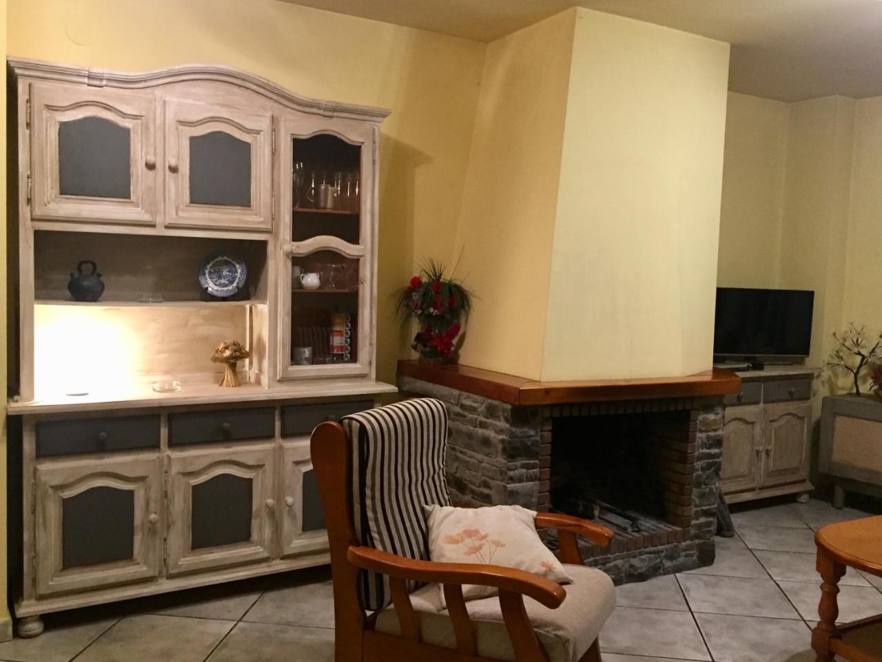 La Fusteria Del Casat Apartment Sarroca de Bellera Luaran gambar
